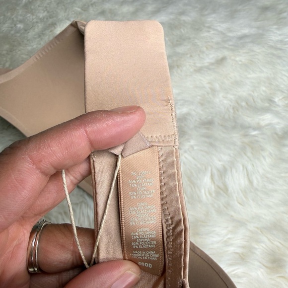 NWT Skims Wireless Form Push Up Plunge Bra Clay Tan Women Size 36DD - Picture 11 of 13